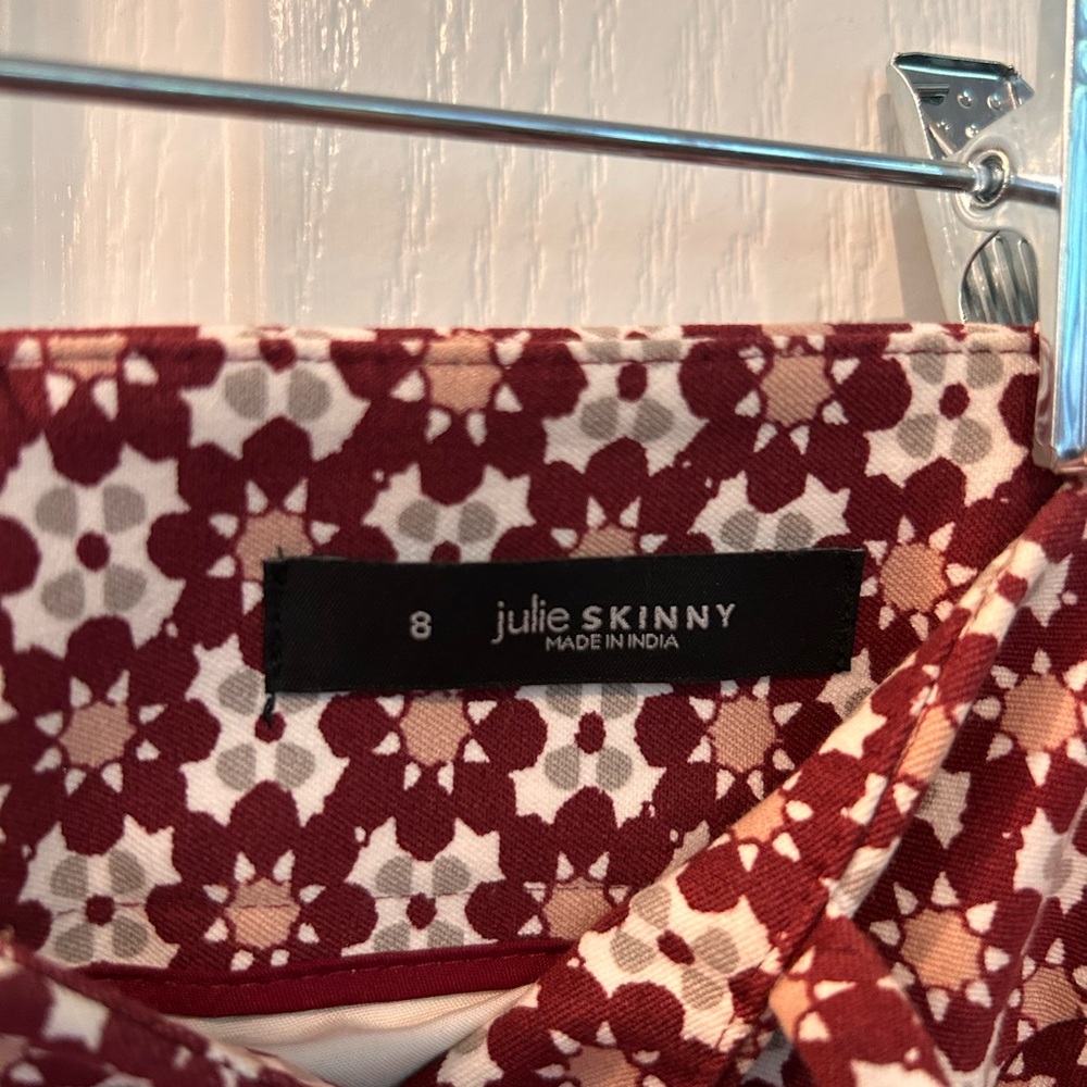 LOFT Red and White Patterned Ankle Pants - Picture 5 of 6